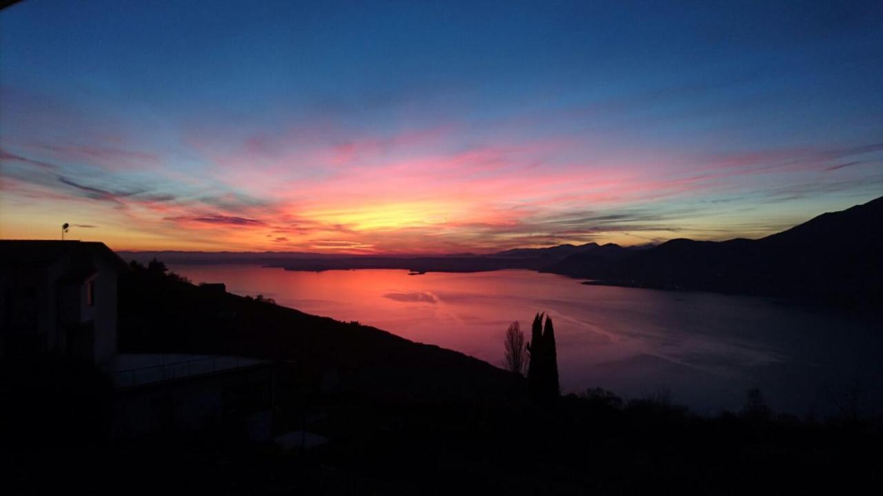 Beb Da Paolo Con Vista Lago Сан-Дзено-ди-Монтанья Экстерьер фото