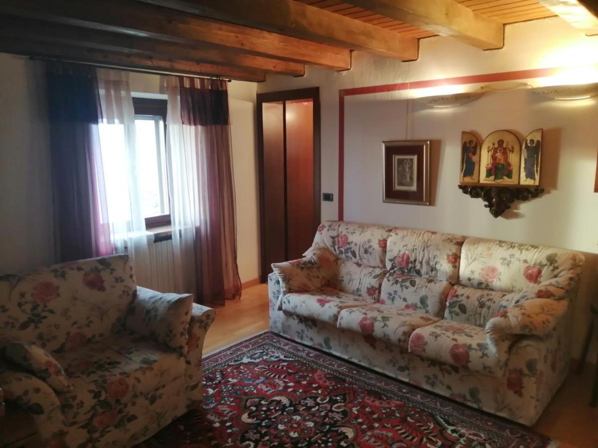 Beb Da Paolo Con Vista Lago Сан-Дзено-ди-Монтанья Экстерьер фото